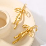 1-Piece-Vintage-Style-Simple-Style-Solid-Color-Plating-304-Stainless-Steel-18K-Gold-Plated-Drop-Earrings-display-picture-1